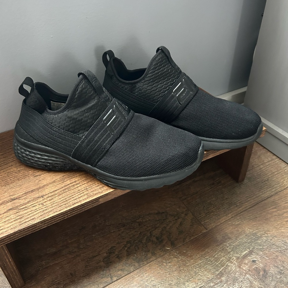 Fila Men's Black Mesh Fondato Slip-On Sneakers - Picture 2 of 5